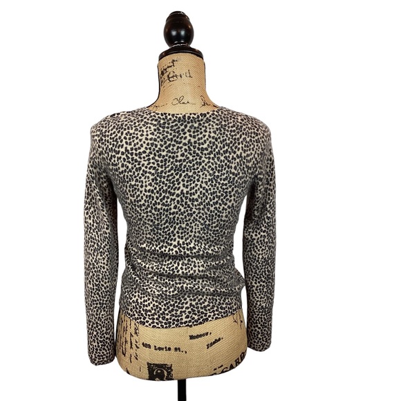 Vertical Design 2-Ply Cashmere Sweater - Picture 2 of 10